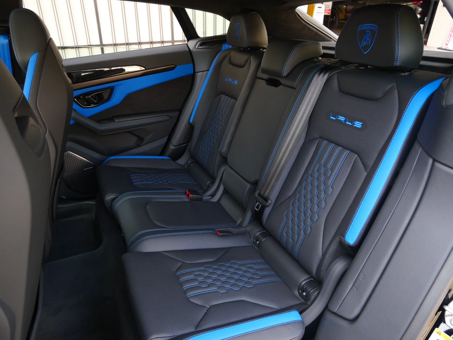 2024 Lamborghini Urus S interior, seats, Nero Ade/Blu Amon