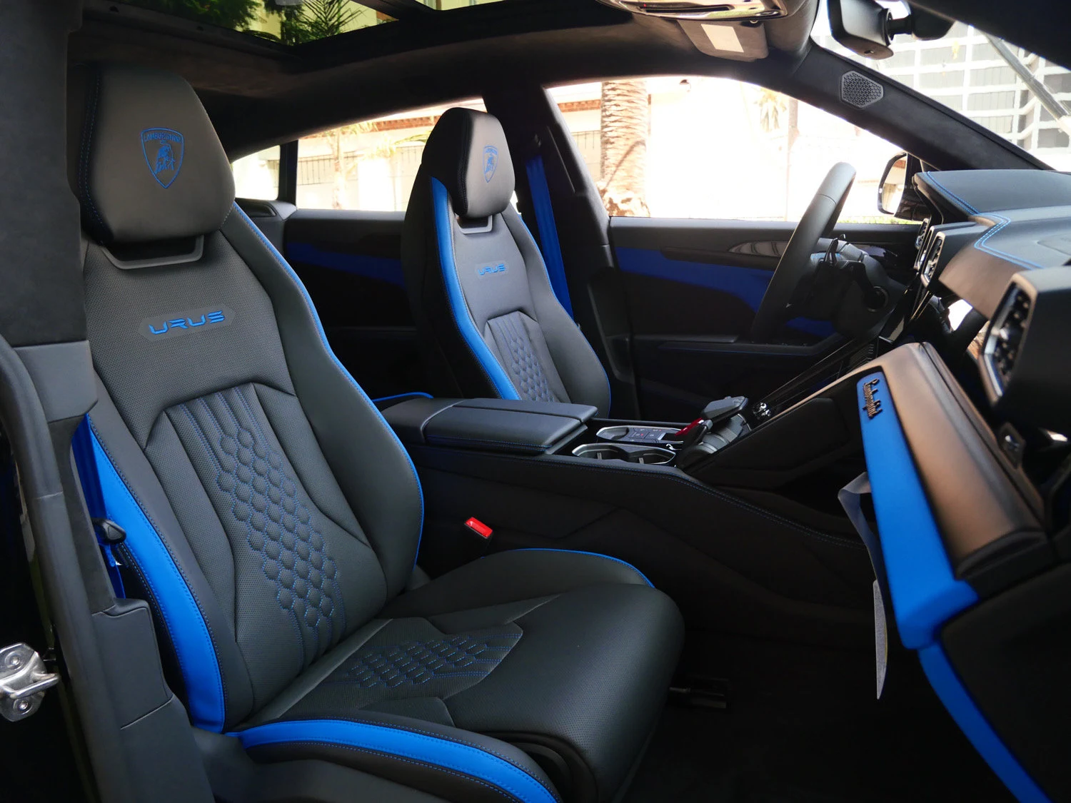 2024 Lamborghini Urus S interior, seats, Nero Ade/Blu Amon