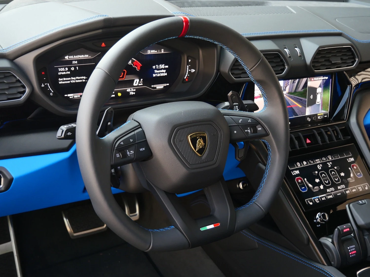 2024 Lamborghini Urus S interior, Nero Ade/Blu Amon