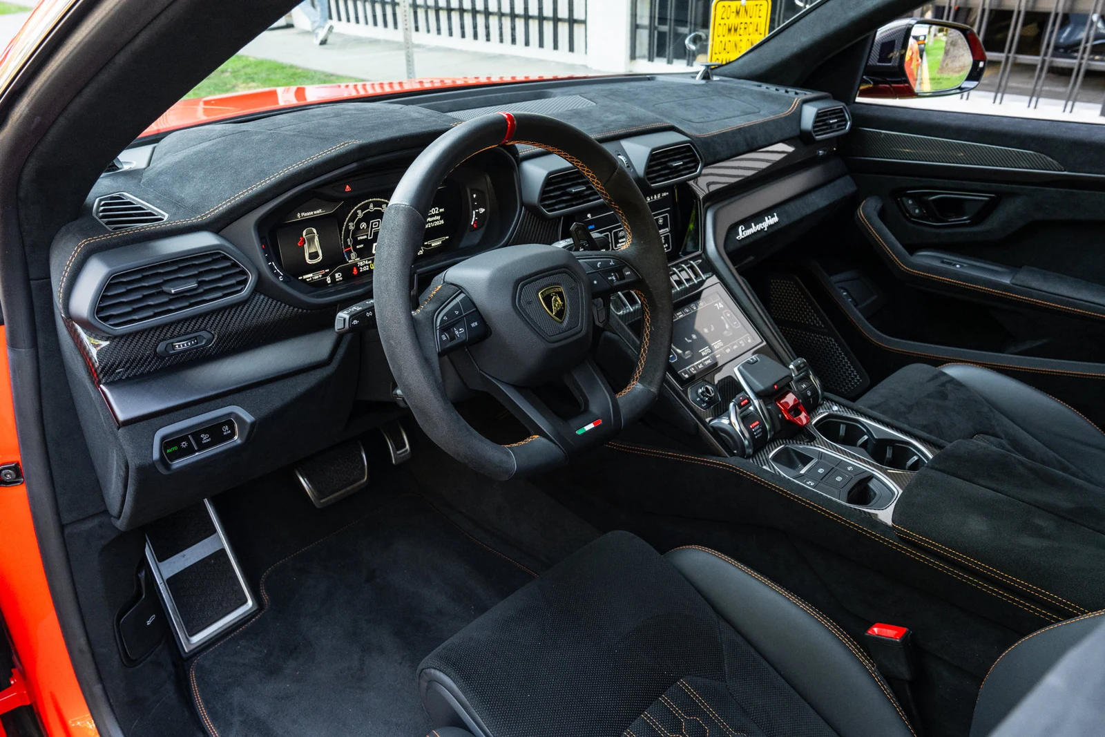 2024 Lamborghini Urus Performante interior, dashboard, Nero Cosmus/Arancio Leonis