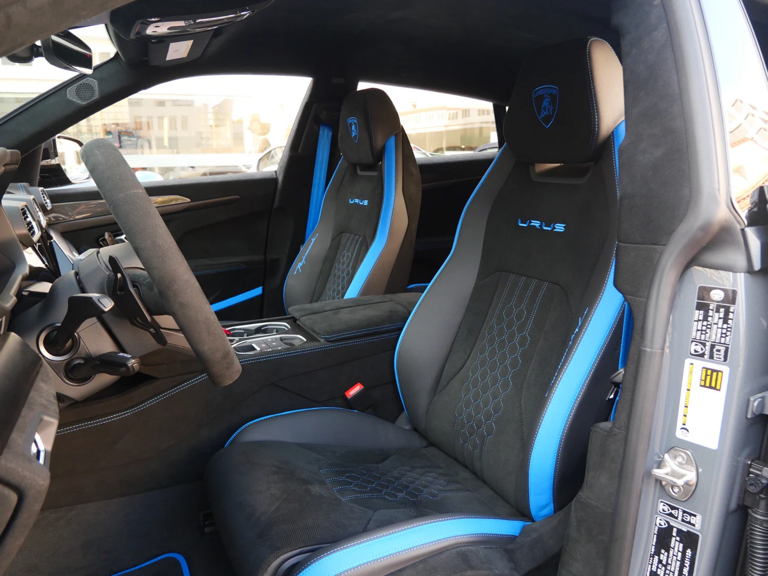 2024 Lamborghini Urus Performante interior, seats, Nero Cosmus/Blu Amon