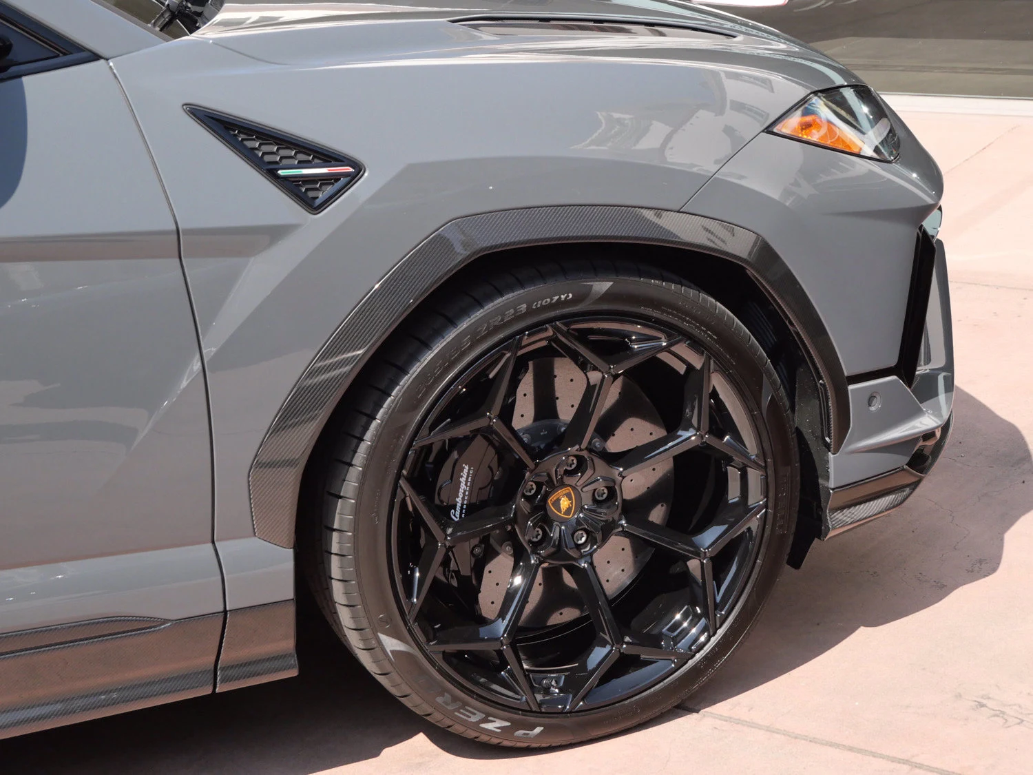 2024 Lamborghini Urus Performante for sale, exterior, Grey