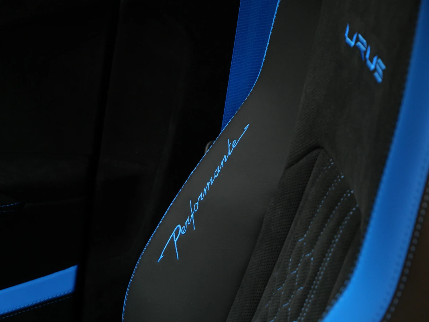 2024 Lamborghini Urus Performante interior, seats, Nero Cosmus/Blu Amon