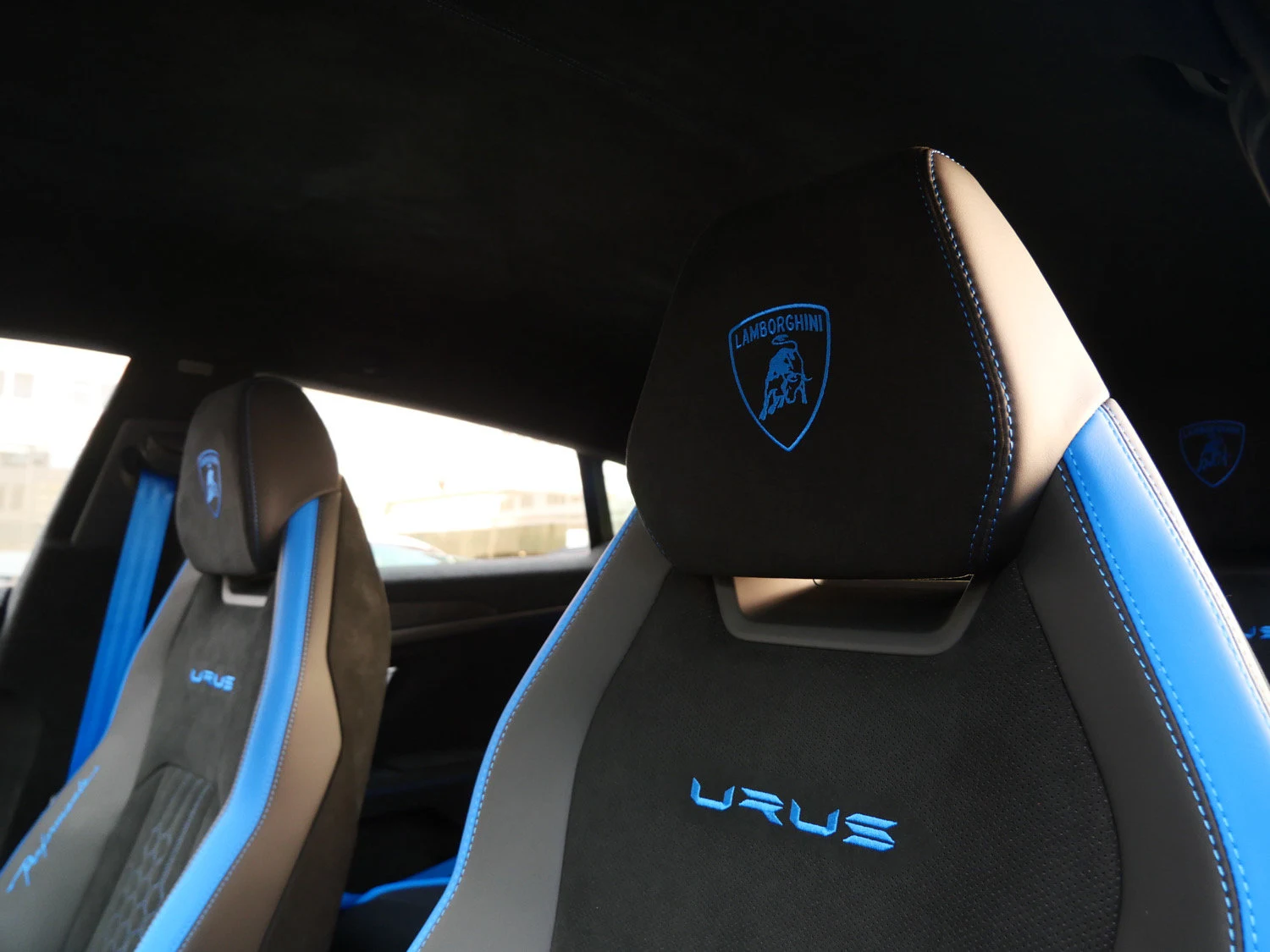 2024 Lamborghini Urus Performante interior, seats, Nero Cosmus/Blu Amon