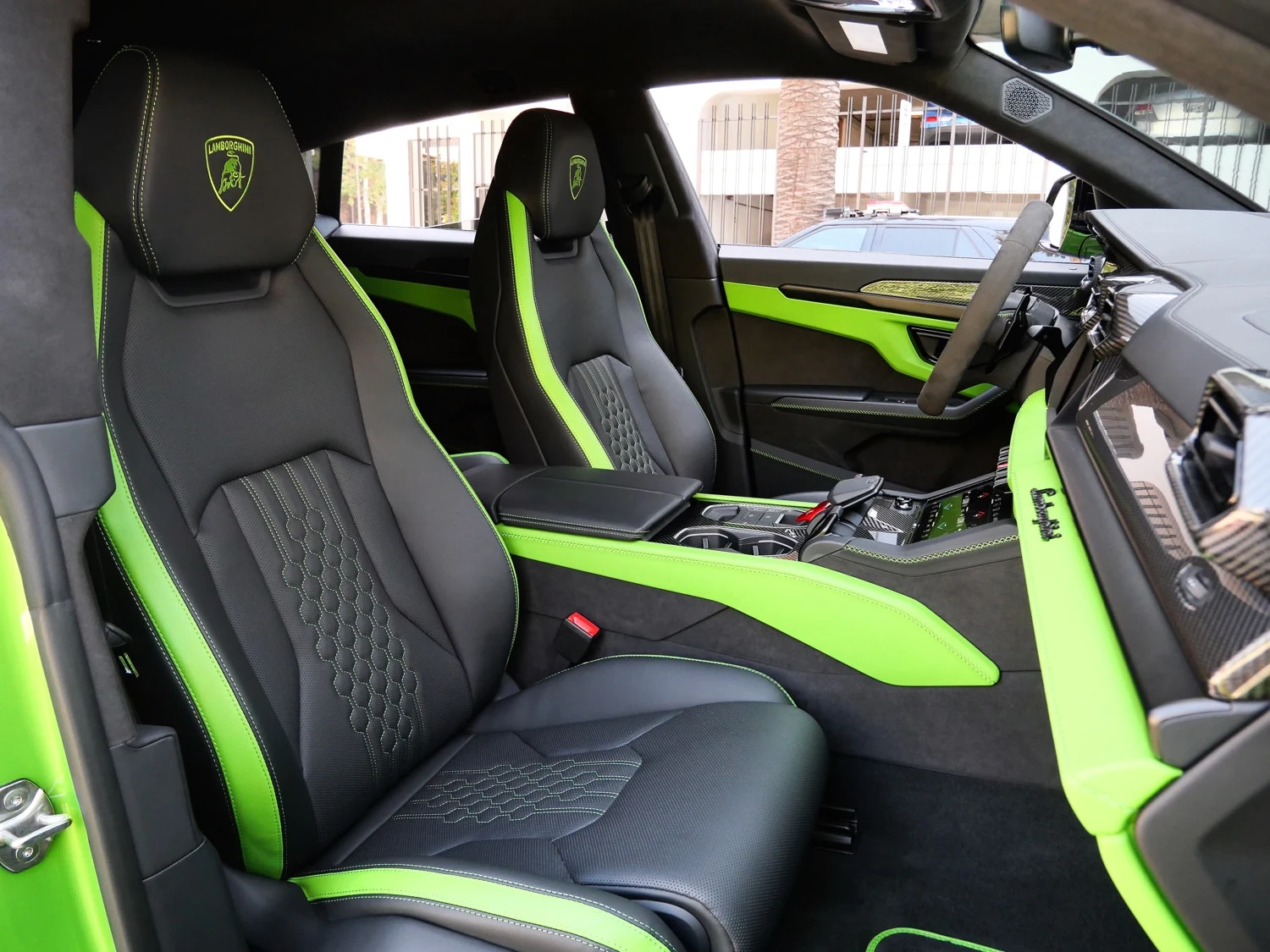 2026 Lamborghini Urus SE interior, seats, Nero Ade