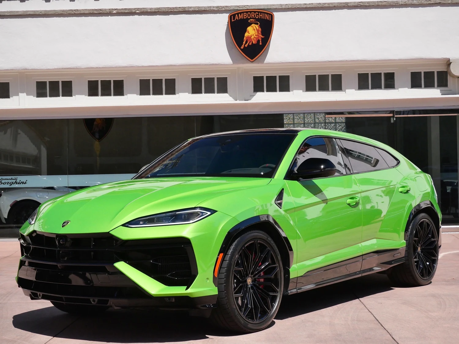 2026 Lamborghini Urus SE for sale, front three-quarter view, Green