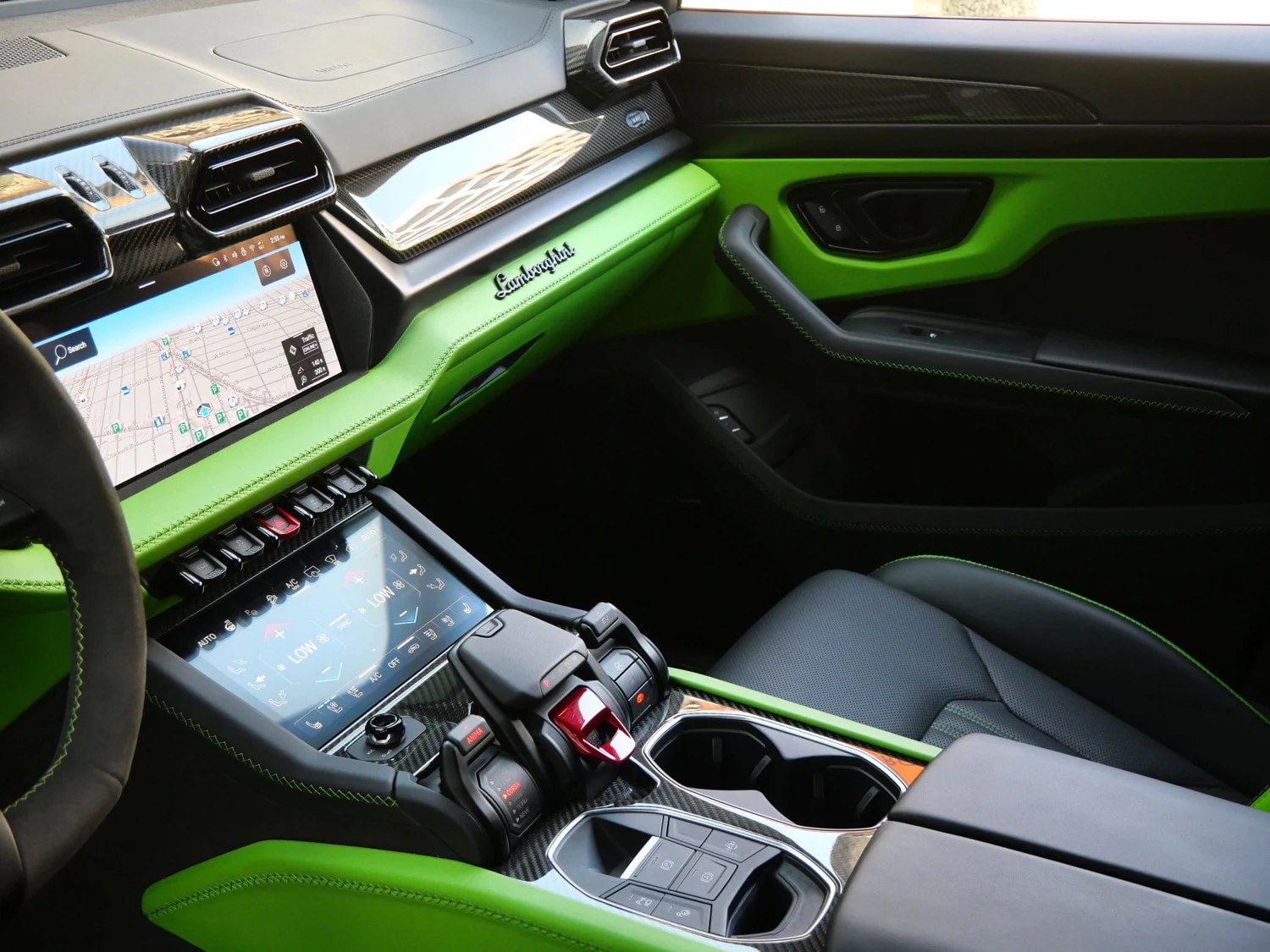 2026 Lamborghini Urus SE interior, dashboard, Nero Ade