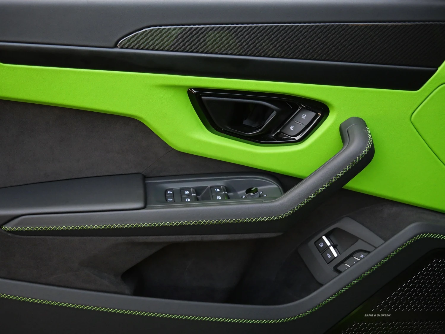 2026 Lamborghini Urus SE interior, door panel, Nero Ade