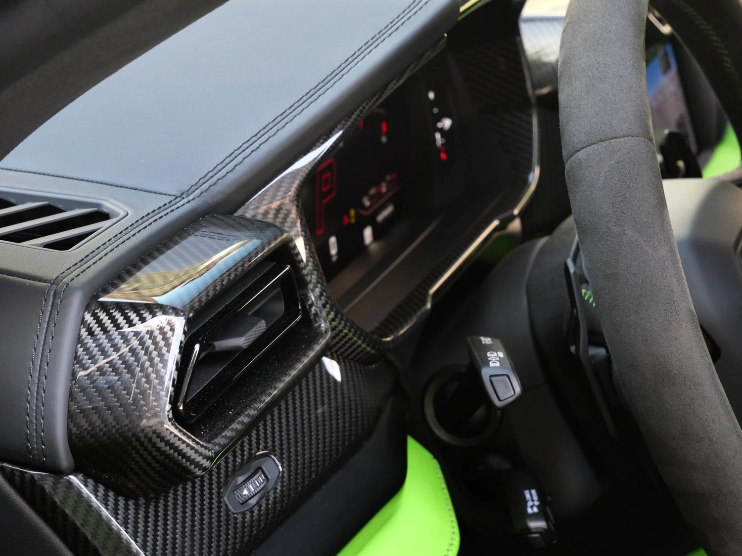2026 Lamborghini Urus SE interior, Nero Ade