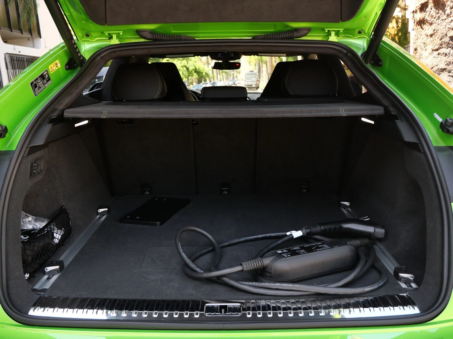 2026 Lamborghini Urus SE trunk