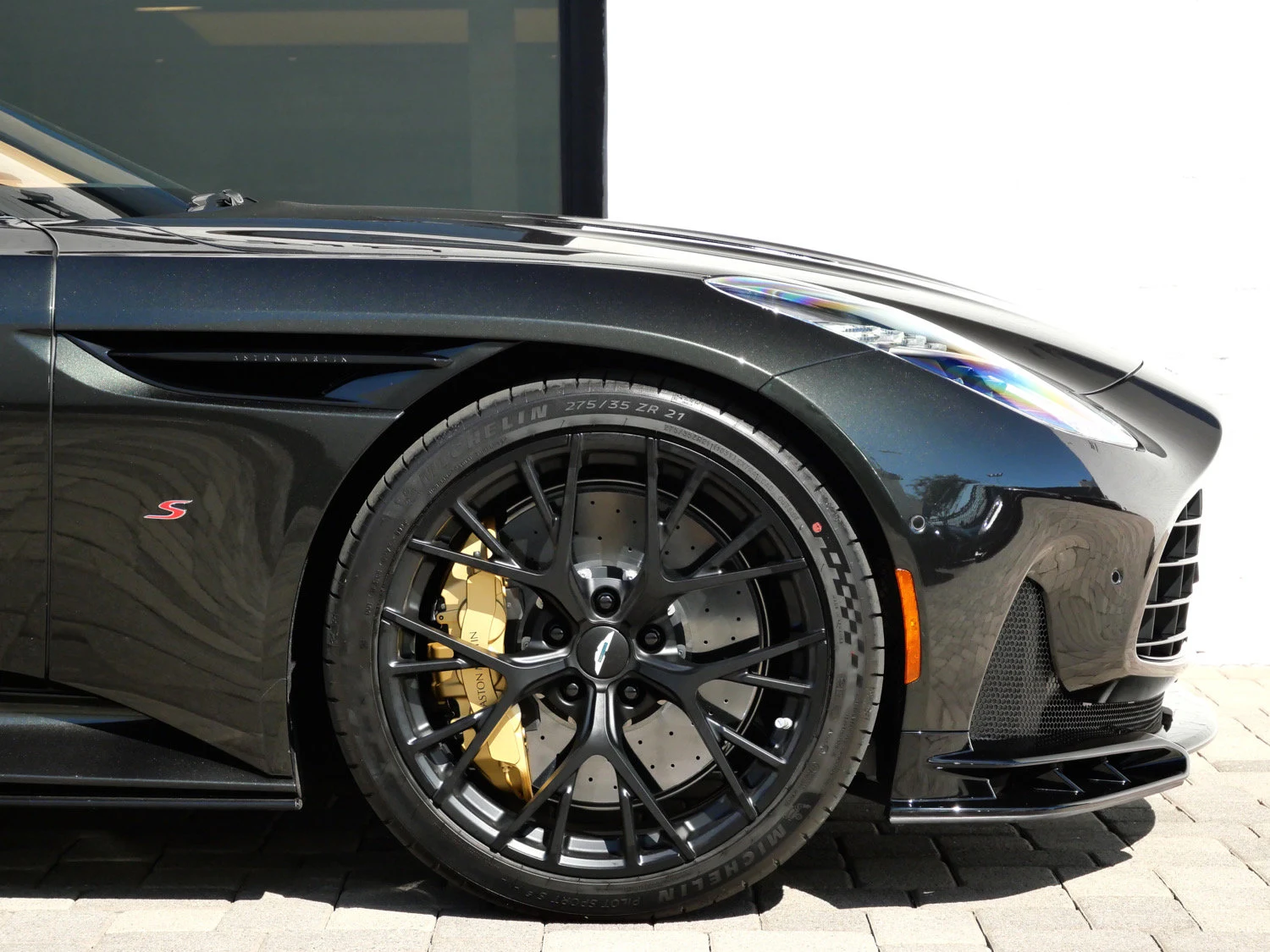 2026 Aston Martin DB12 S wheel