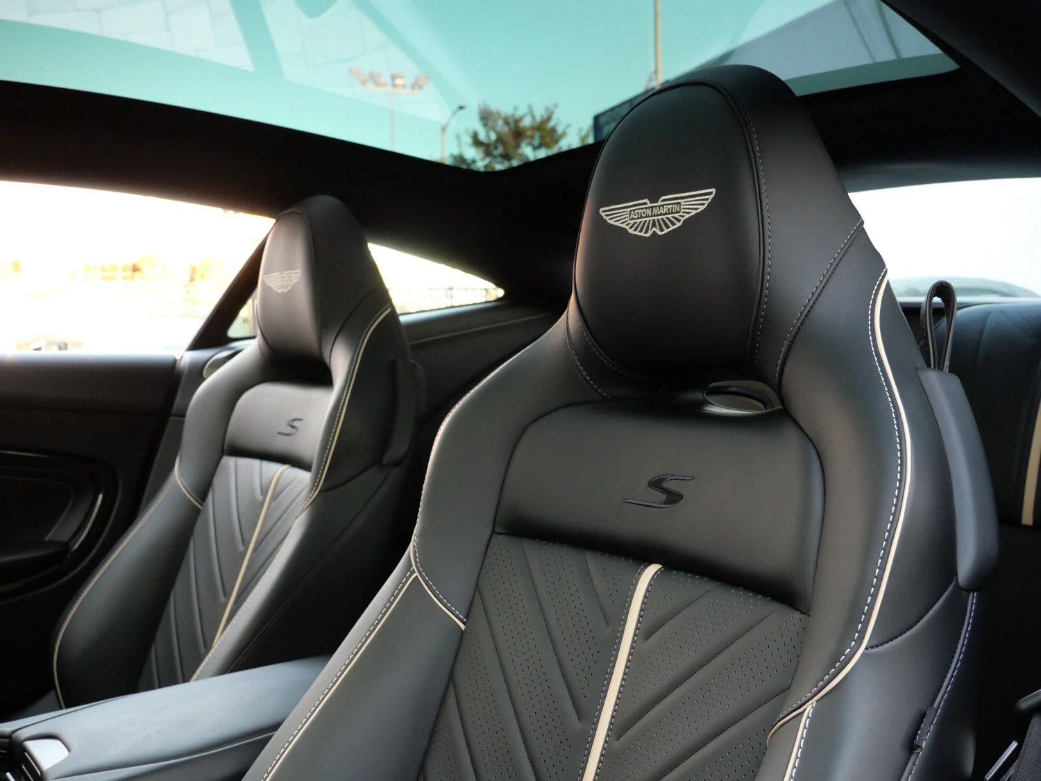 2026 Aston Martin DB12 S interior, seats, Onyx Black - Semi Aniline