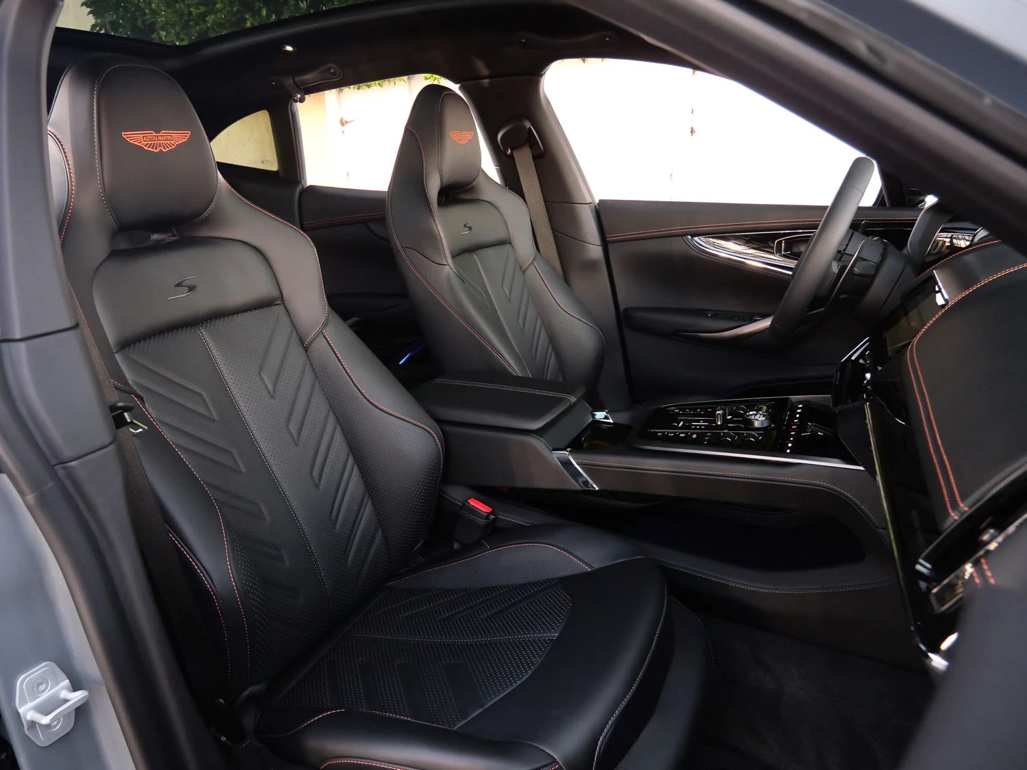 2026 Aston Martin DBX S interior, seats, Onyx Black - Semi Aniline / On