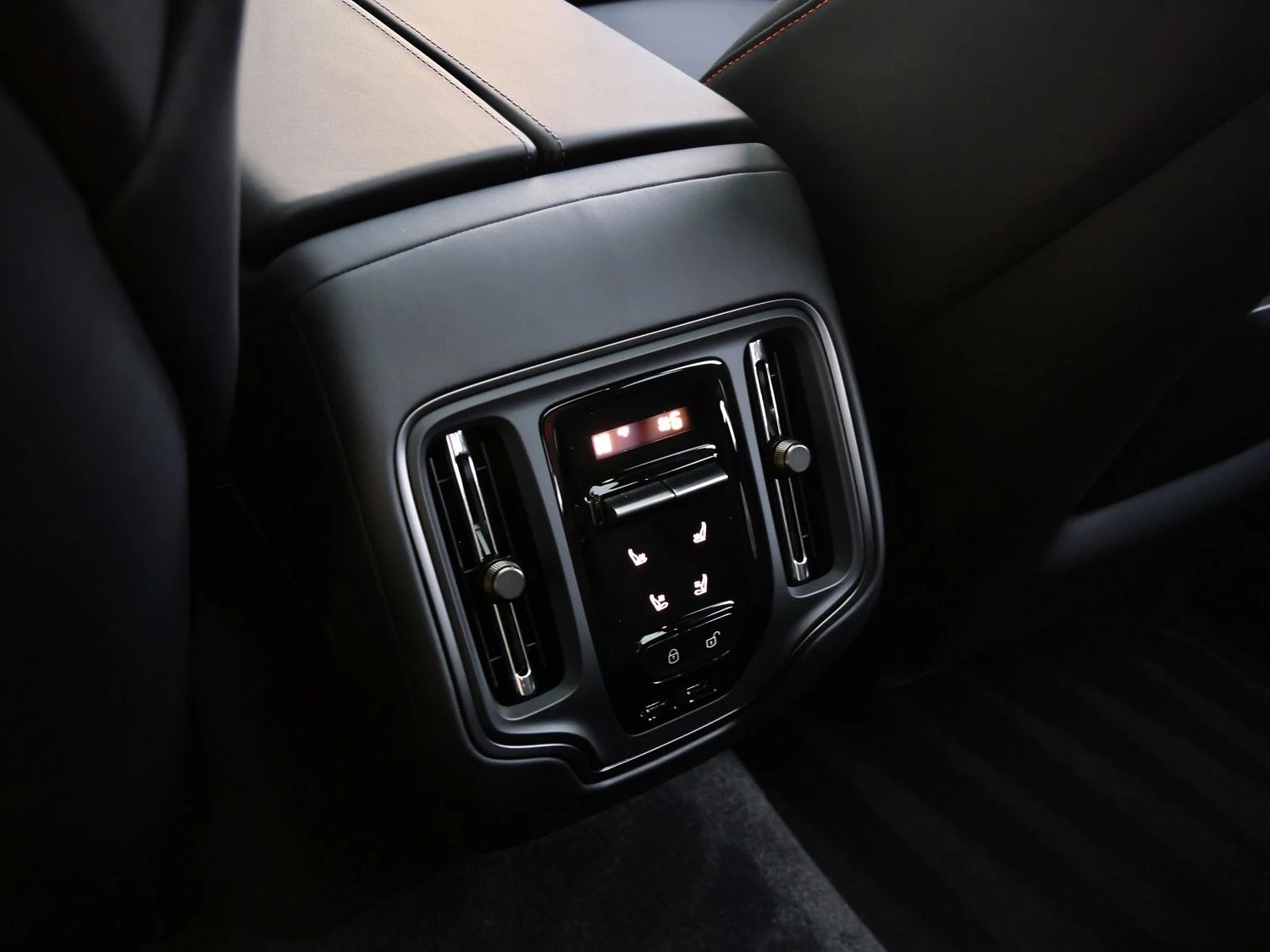 2026 Aston Martin DBX S interior, Onyx Black - Semi Aniline / On