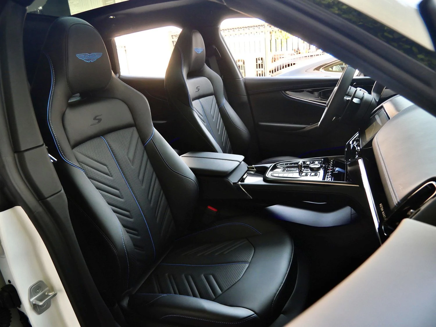 2026 Aston Martin DBX S interior, seats, Onyx Black - Semi Aniline