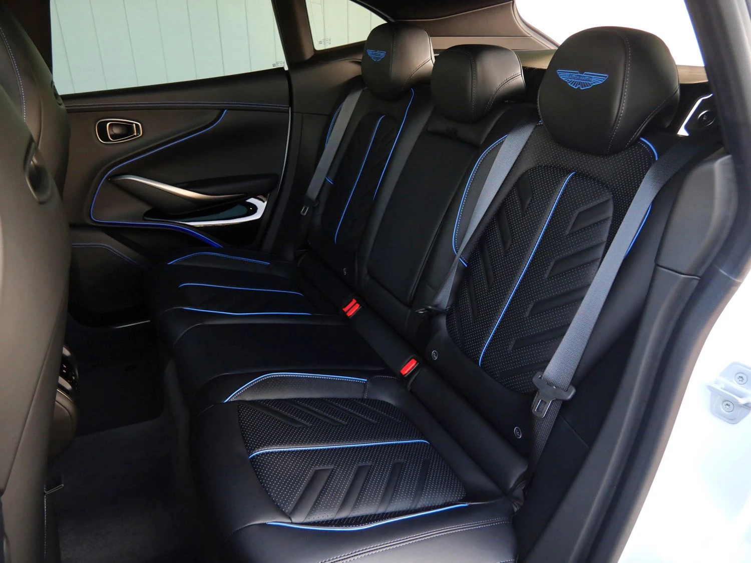 2026 Aston Martin DBX S interior, seats, Onyx Black - Semi Aniline
