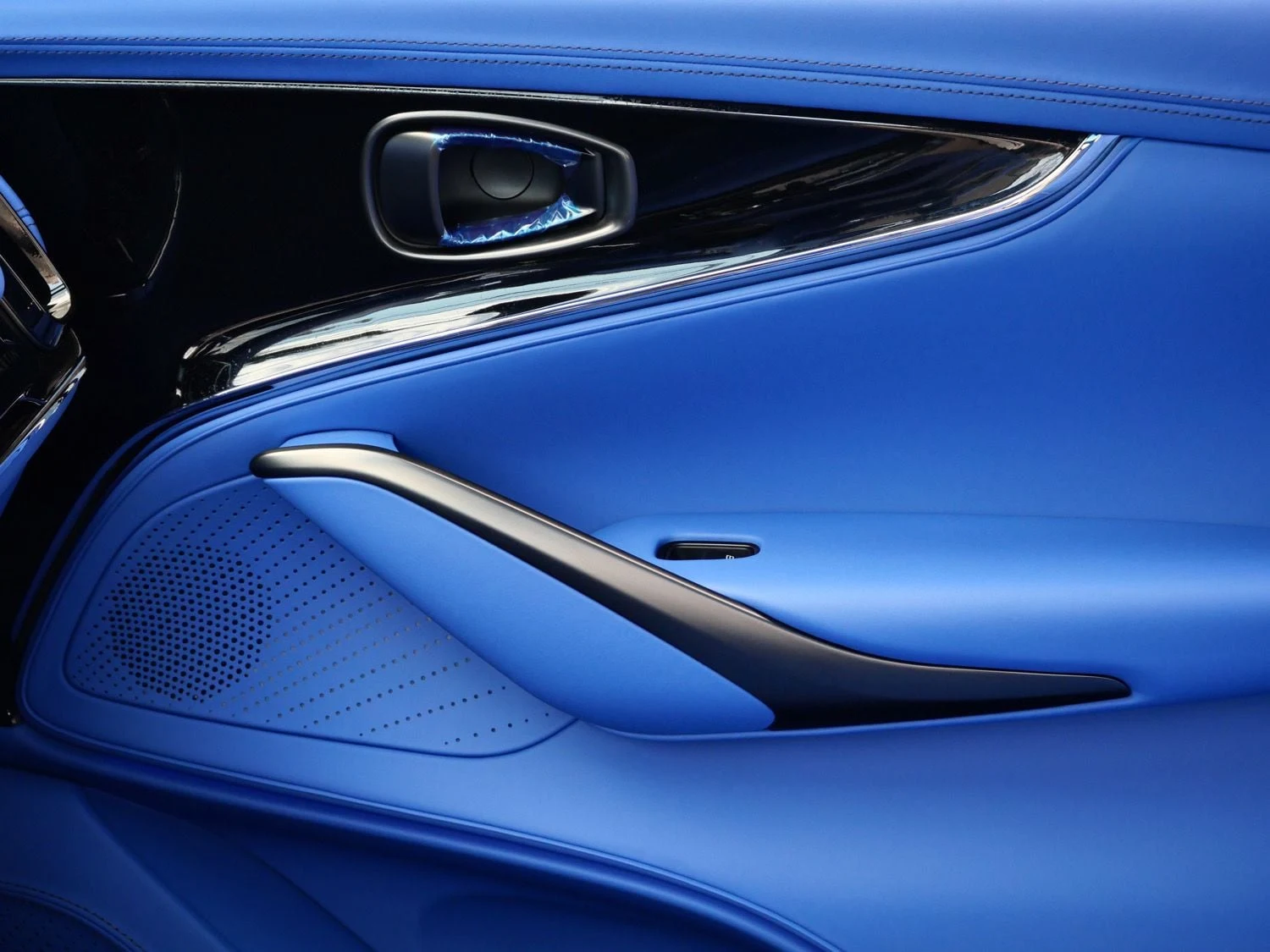 2026 Aston Martin DBX S interior, door panel, Cote D Azur Blue - Semi Aniline