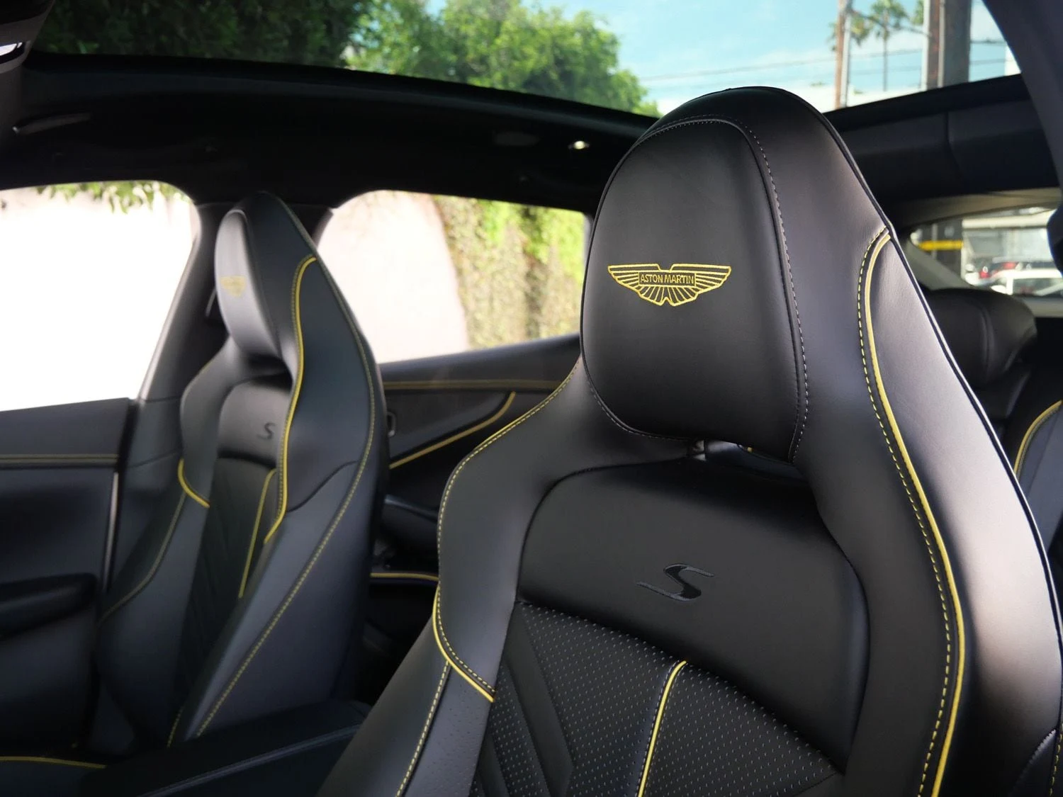 2026 Aston Martin DBX S interior, seats, Onyx Black - Semi Aniline