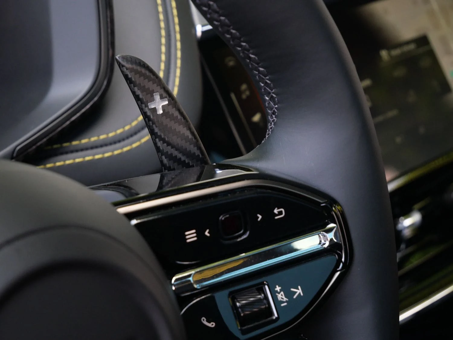2026 Aston Martin DBX S interior, center console, Onyx Black - Semi Aniline