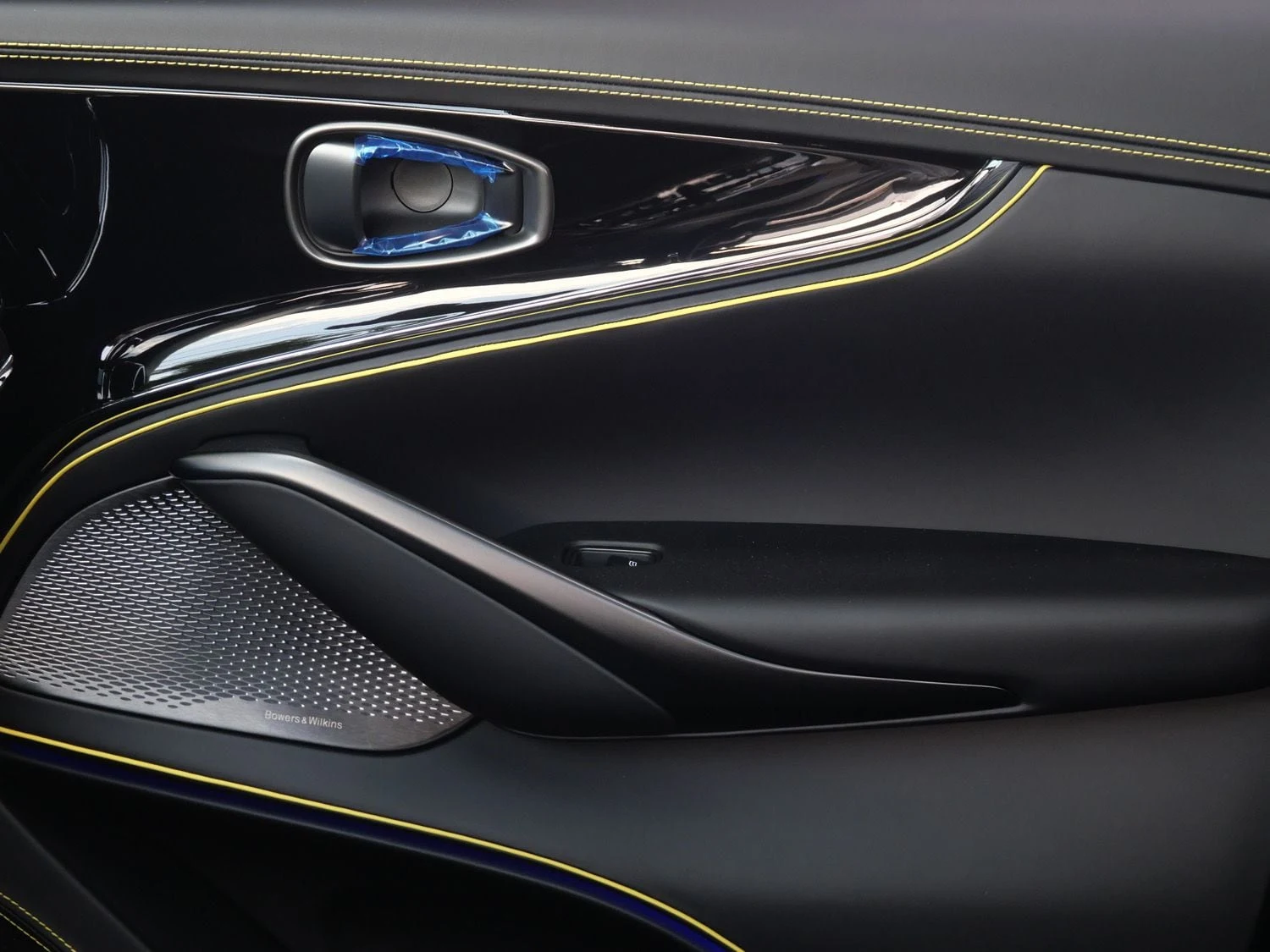 2026 Aston Martin DBX S interior, door panel, Onyx Black - Semi Aniline