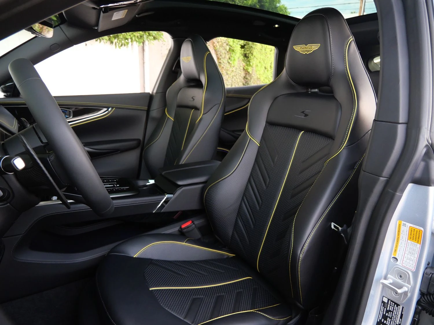 2026 Aston Martin DBX S interior, seats, Onyx Black - Semi Aniline