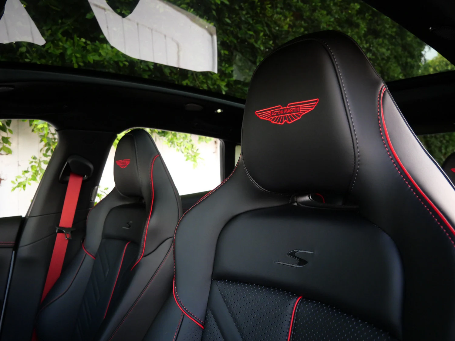 2026 Aston Martin DBX S interior, seats, Onyx Black - Semi Aniline