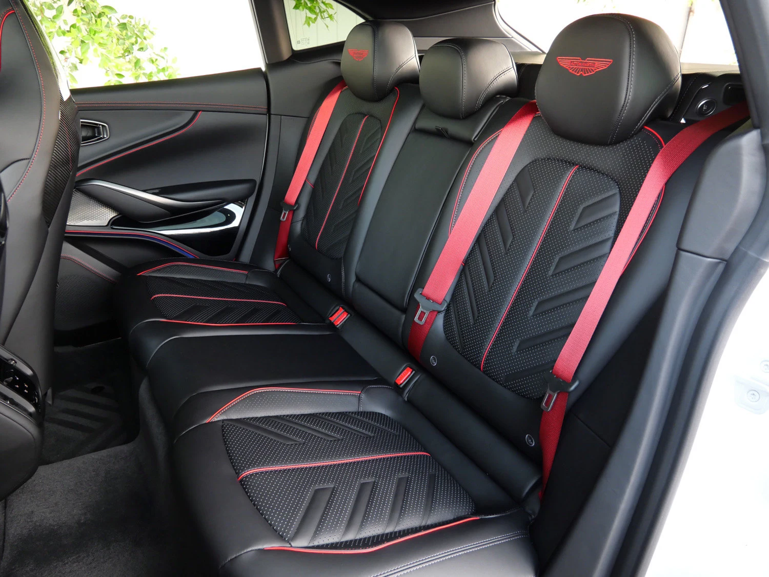 2026 Aston Martin DBX S interior, seats, Onyx Black - Semi Aniline