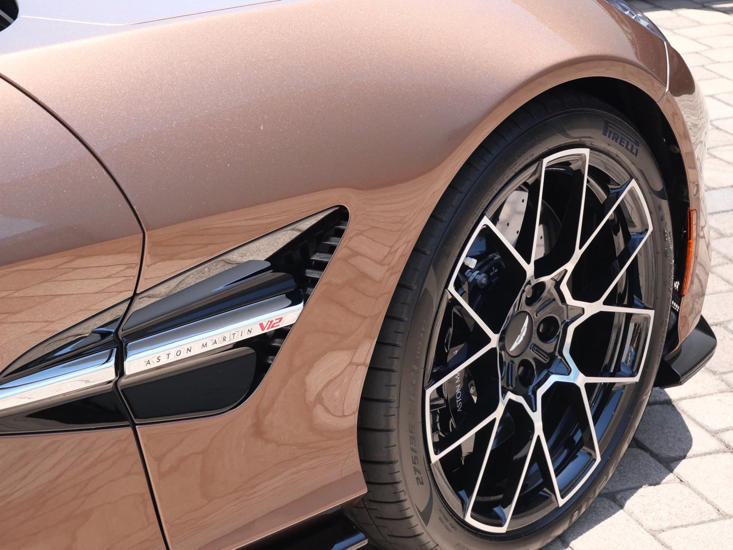 2026 Aston Martin Vanquish Volante for sale, photo 9 of 29