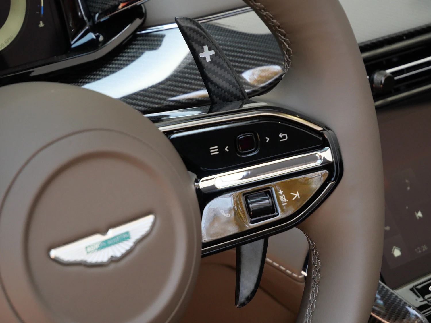 2026 Aston Martin Vanquish Volante interior, Bison Brown