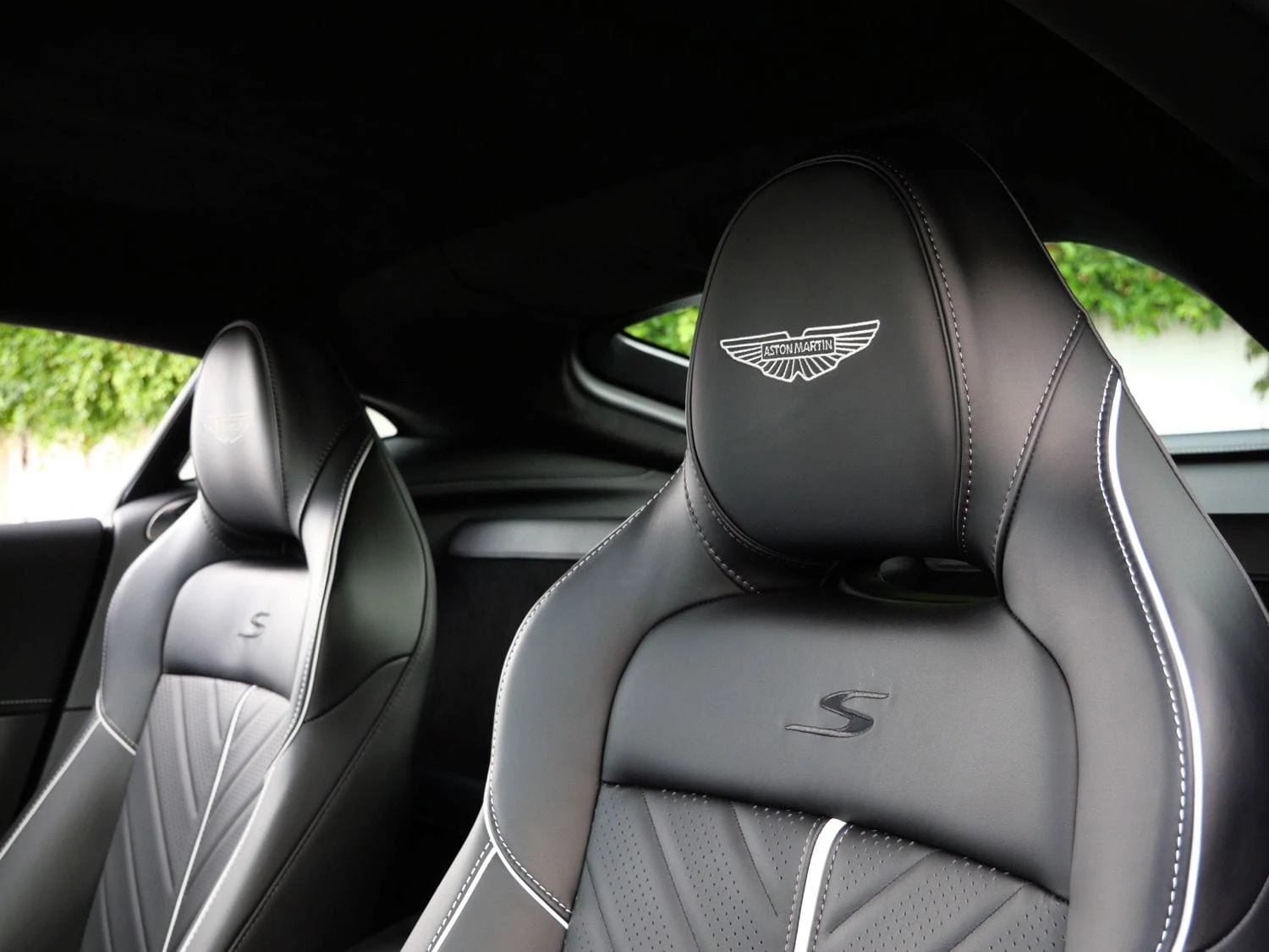 2026 Aston Martin Vantage S interior, seats, Onyx Black - Semi Aniline / On