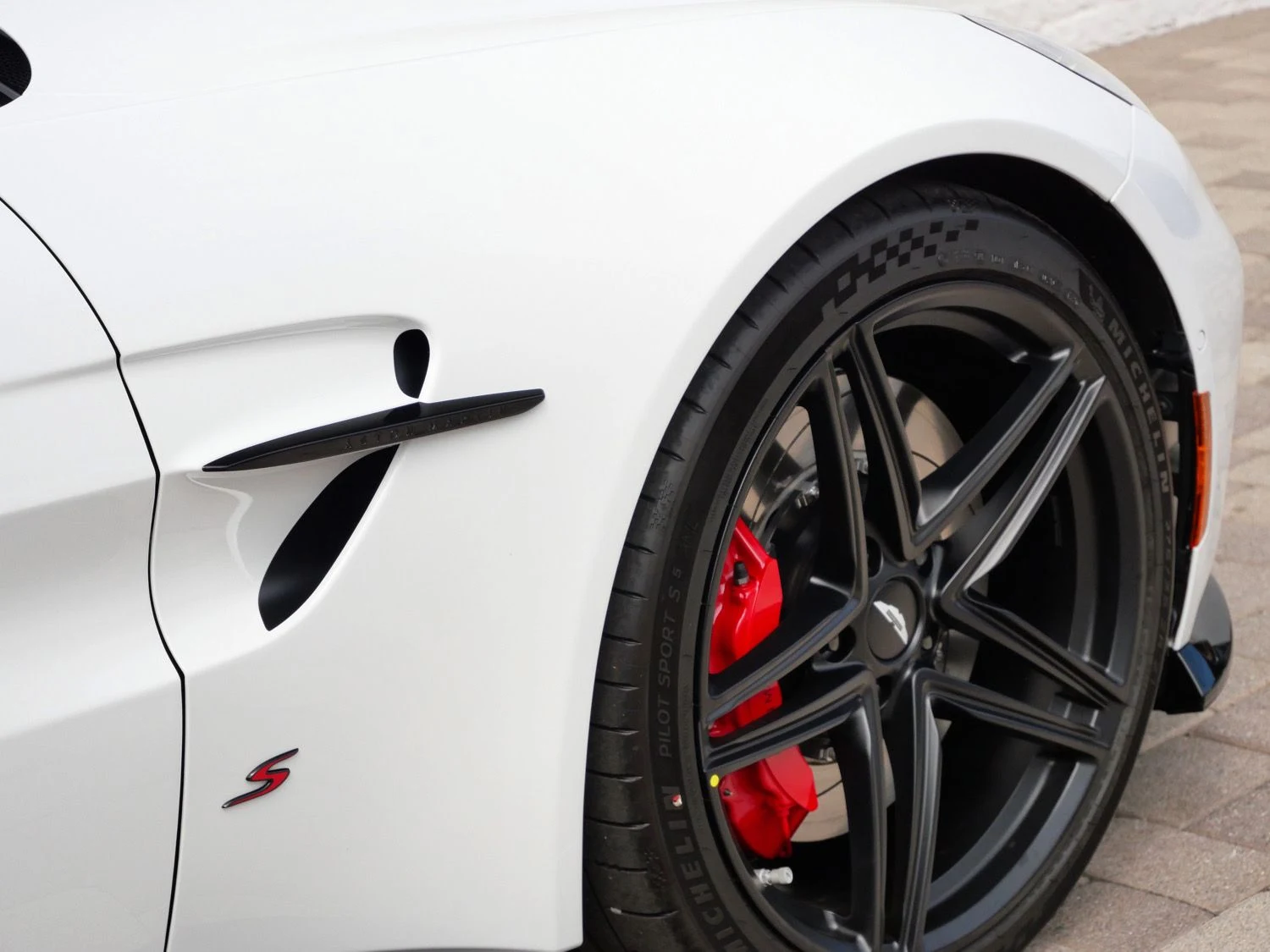 2026 Aston Martin Vantage S wheel