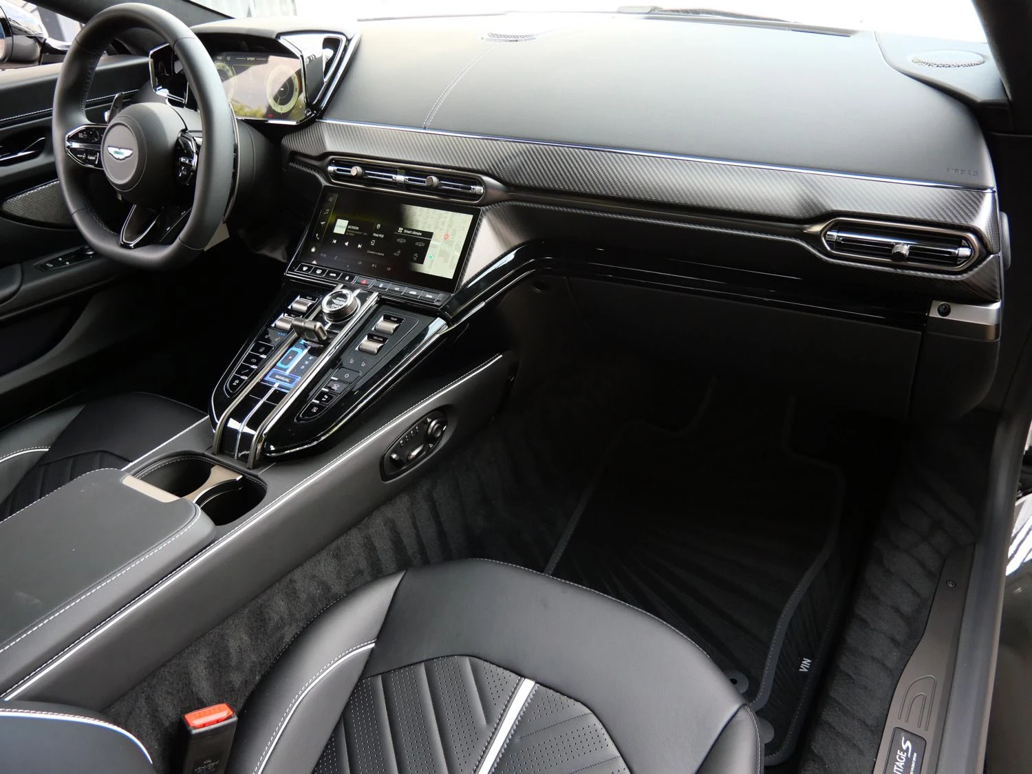 2026 Aston Martin Vantage S interior, Onyx Black - Semi Aniline / On