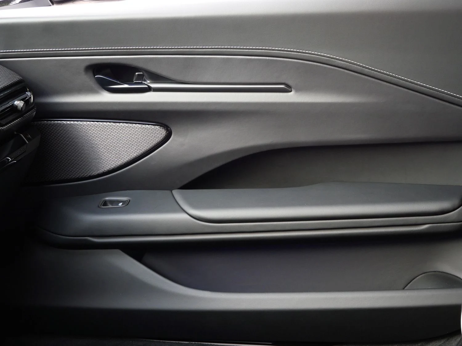 2026 Aston Martin Vantage S interior, door panel, Onyx Black - Semi Aniline / On