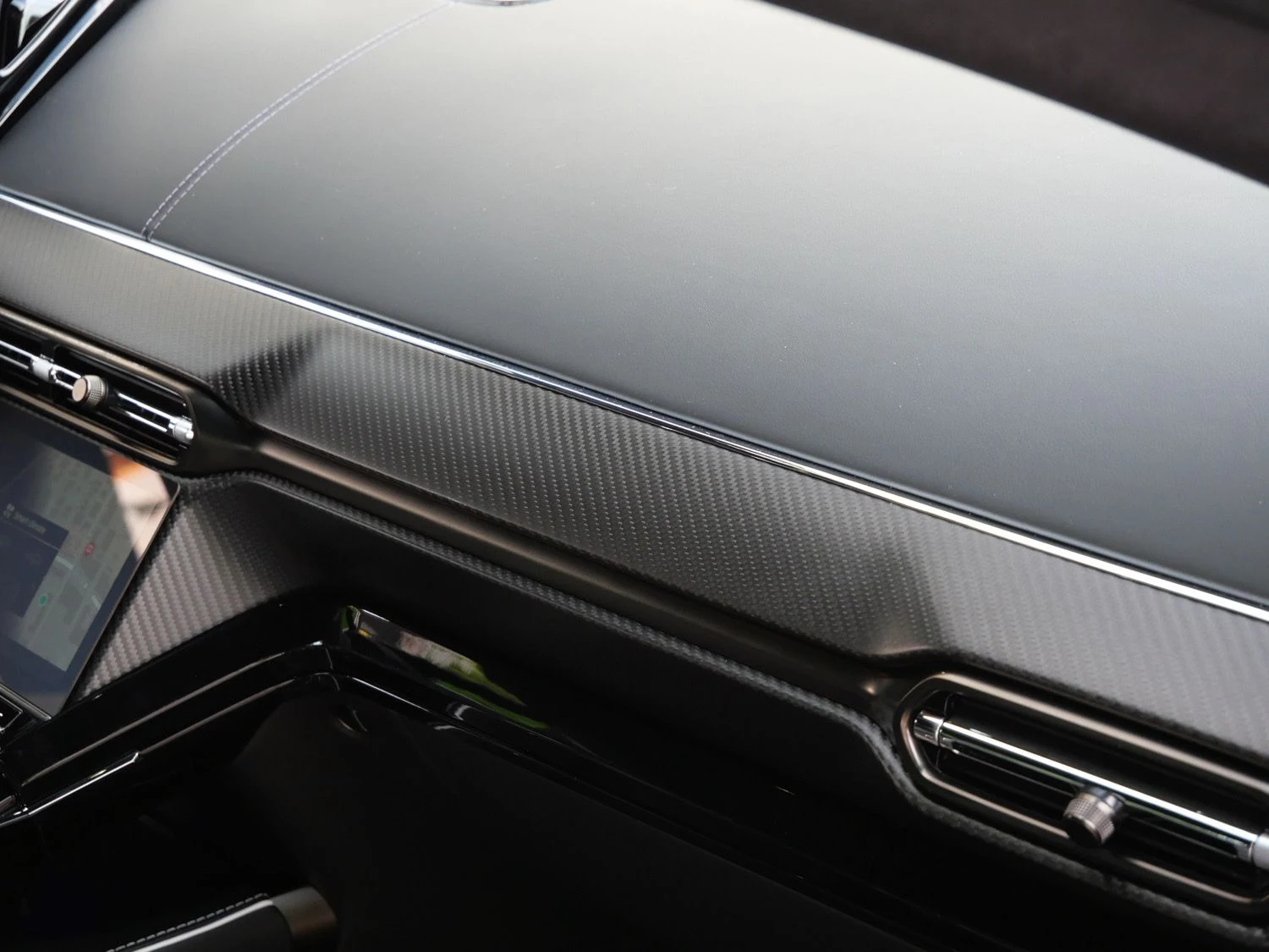 2026 Aston Martin Vantage S, detail