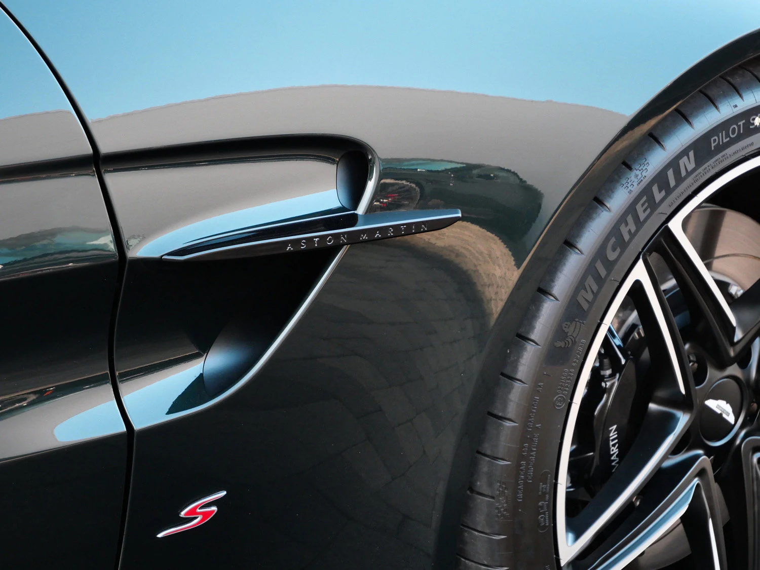 2026 Aston Martin Vantage S for sale, exterior, Green