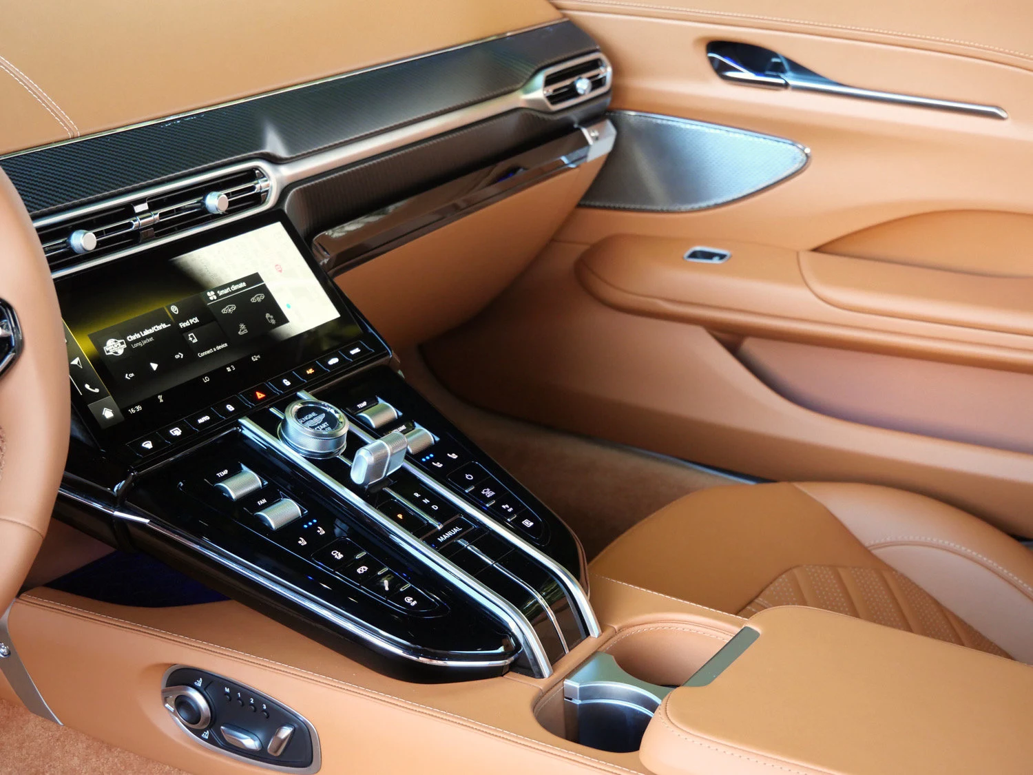 2026 Aston Martin Vantage S interior, Oxford Tan - Semi Aniline / Ox