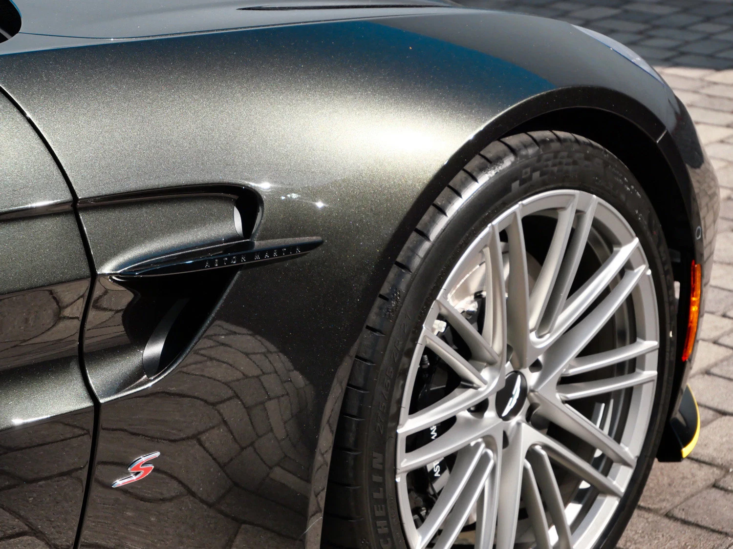 2026 Aston Martin Vantage S wheel