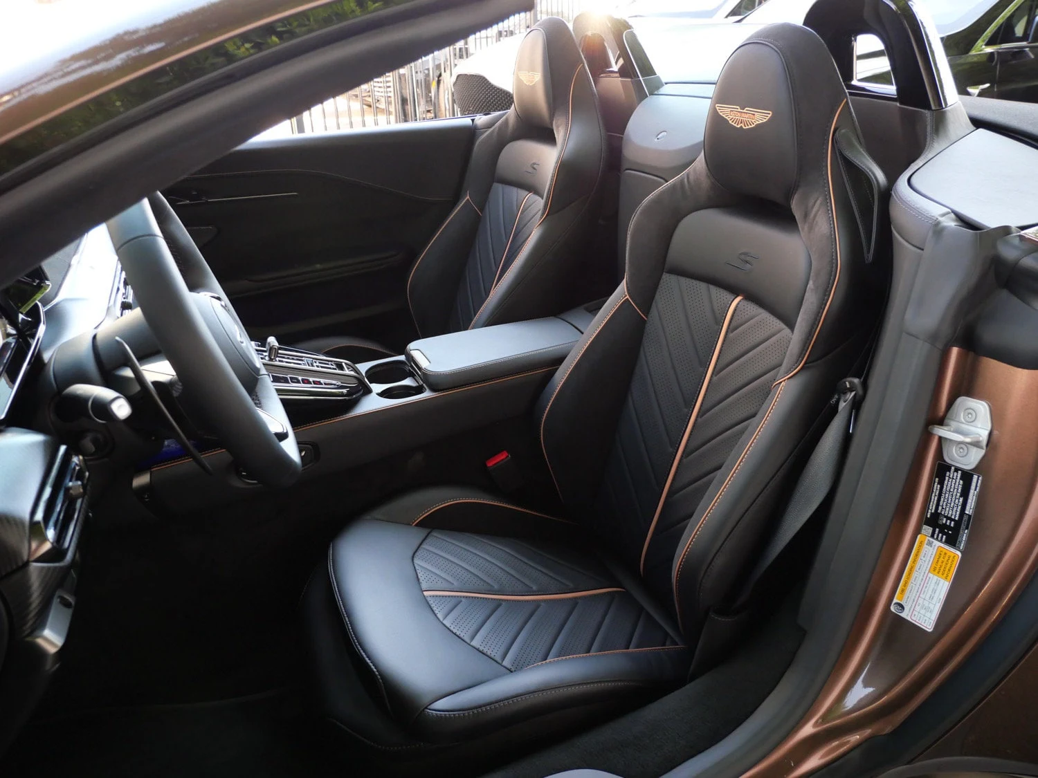2026 Aston Martin Vantage S Roadster interior, seats, Onyx Black - Semi Aniline