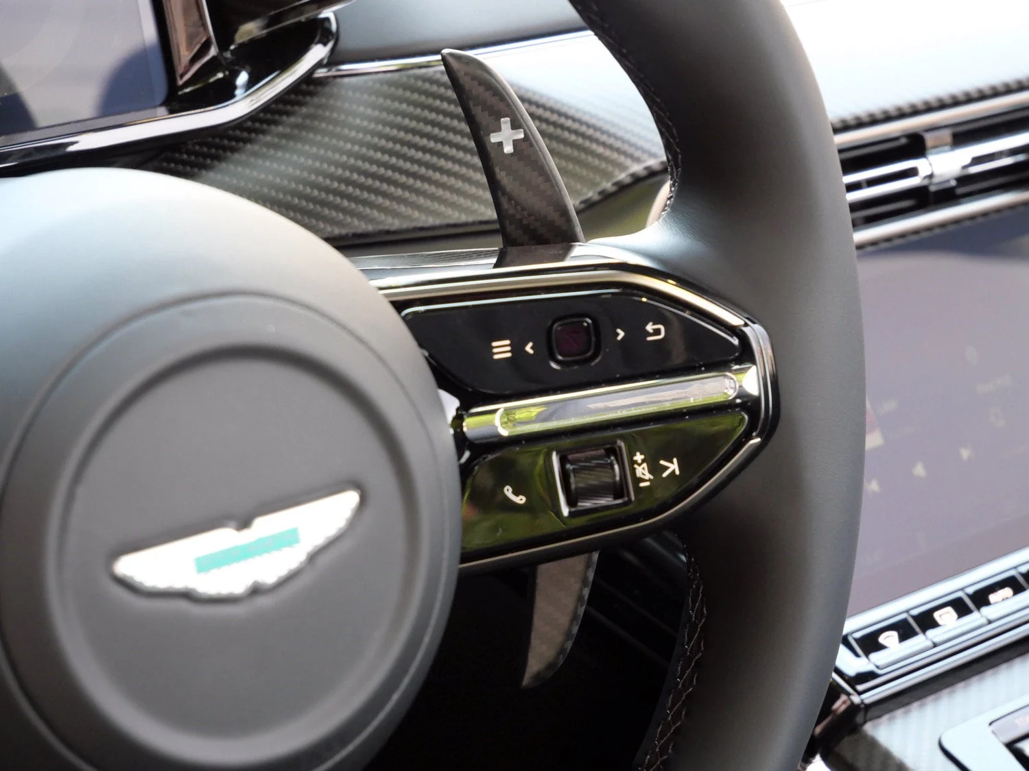 2026 Aston Martin Vantage S Roadster interior, Onyx Black - Semi Aniline / On