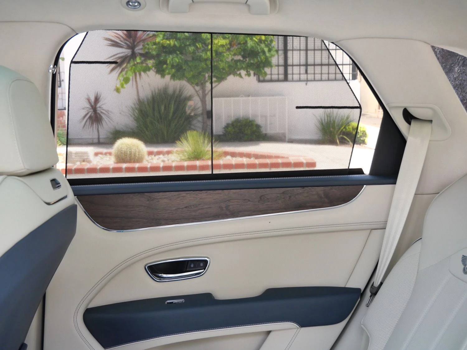 2026 Bentley Bentayga V8 interior, door panel, Linen