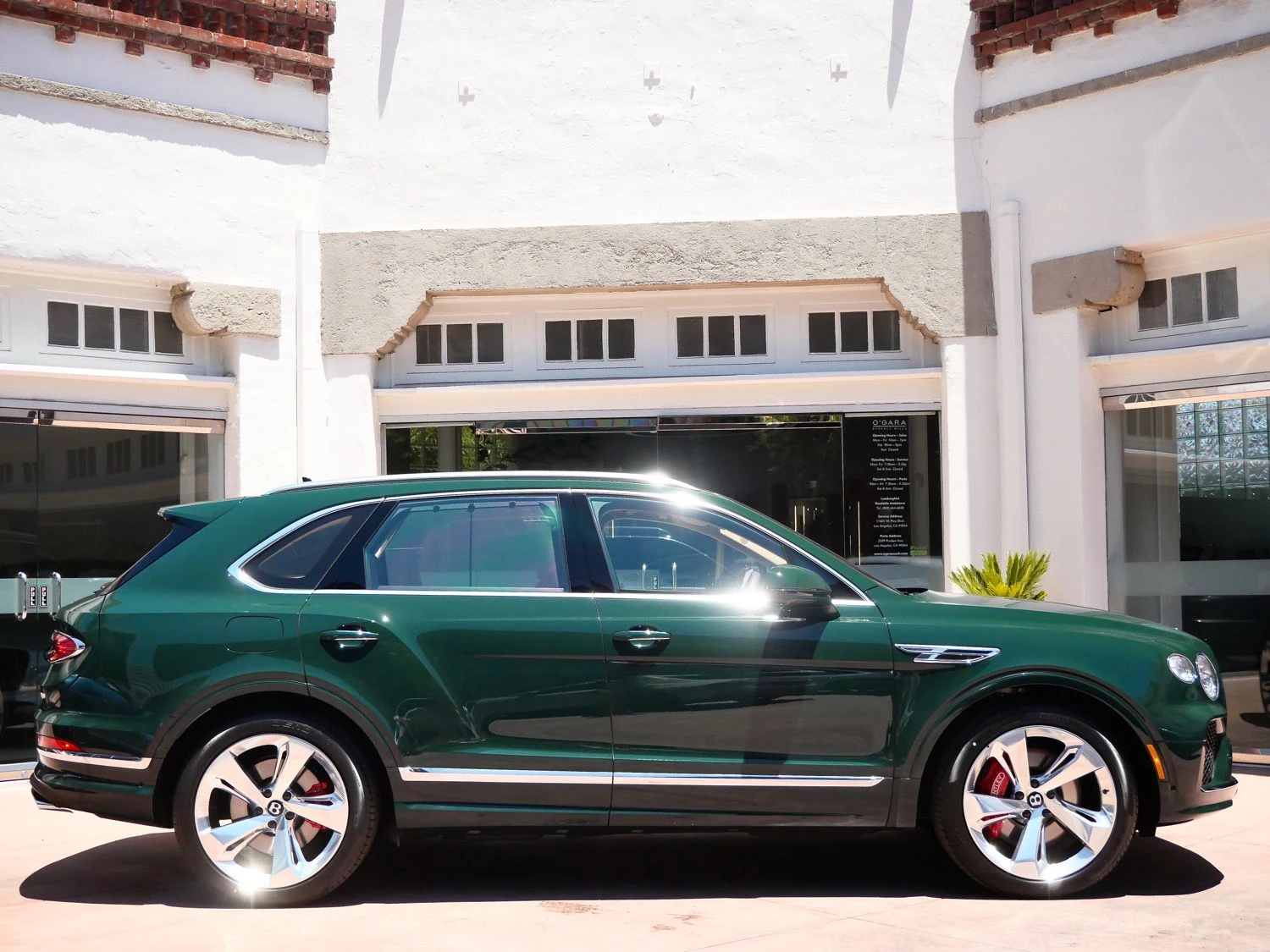 2026 Bentley Bentayga Hybrid for sale, exterior, Green