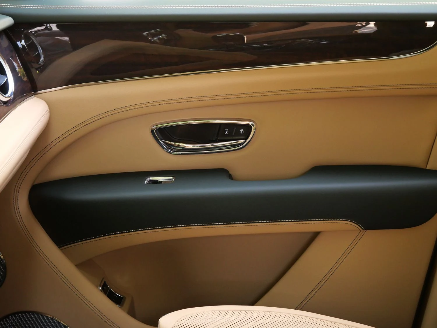 2026 Bentley Bentayga Hybrid interior, door panel, Camel