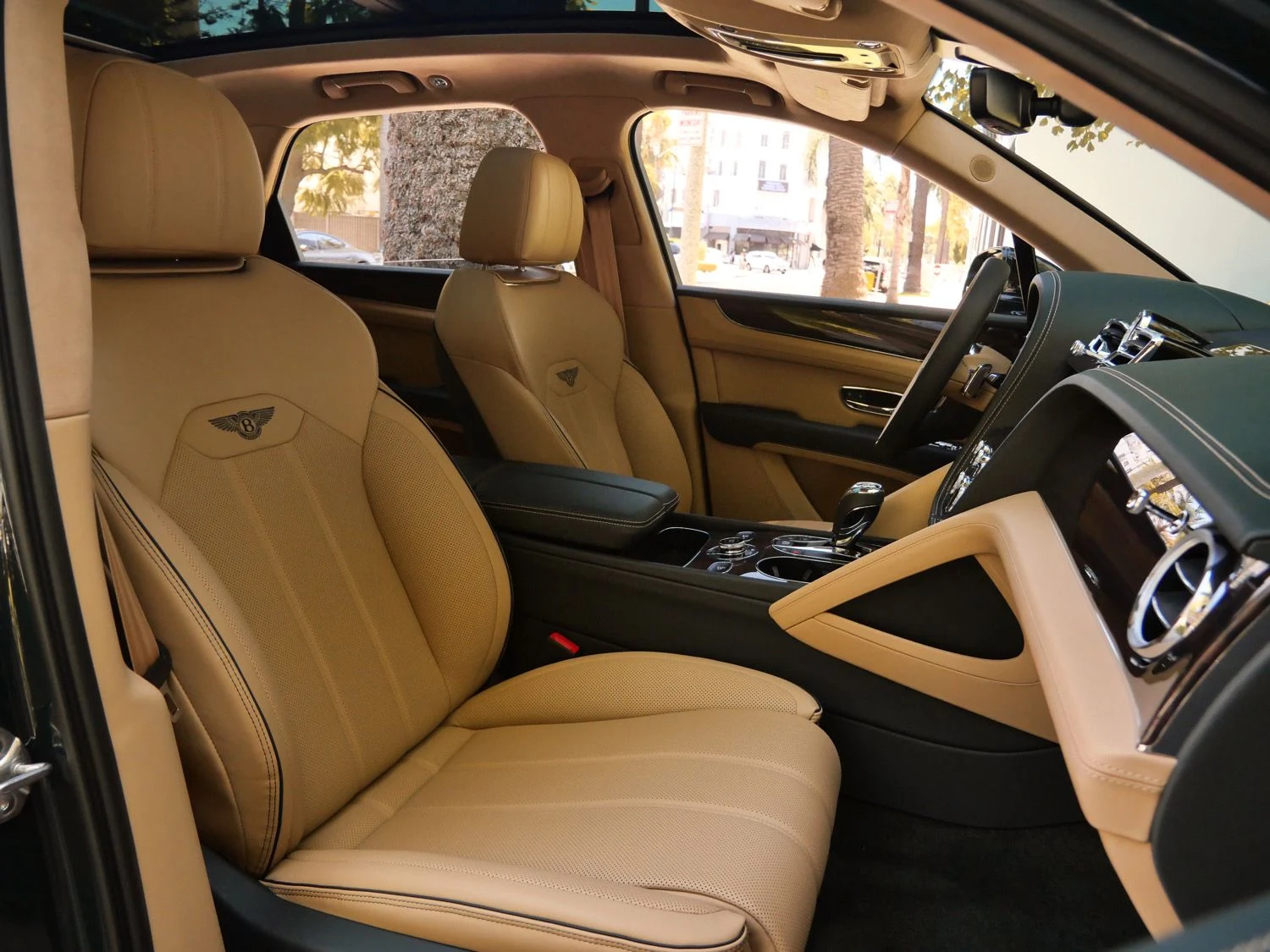 2026 Bentley Bentayga Hybrid interior, seats, Camel