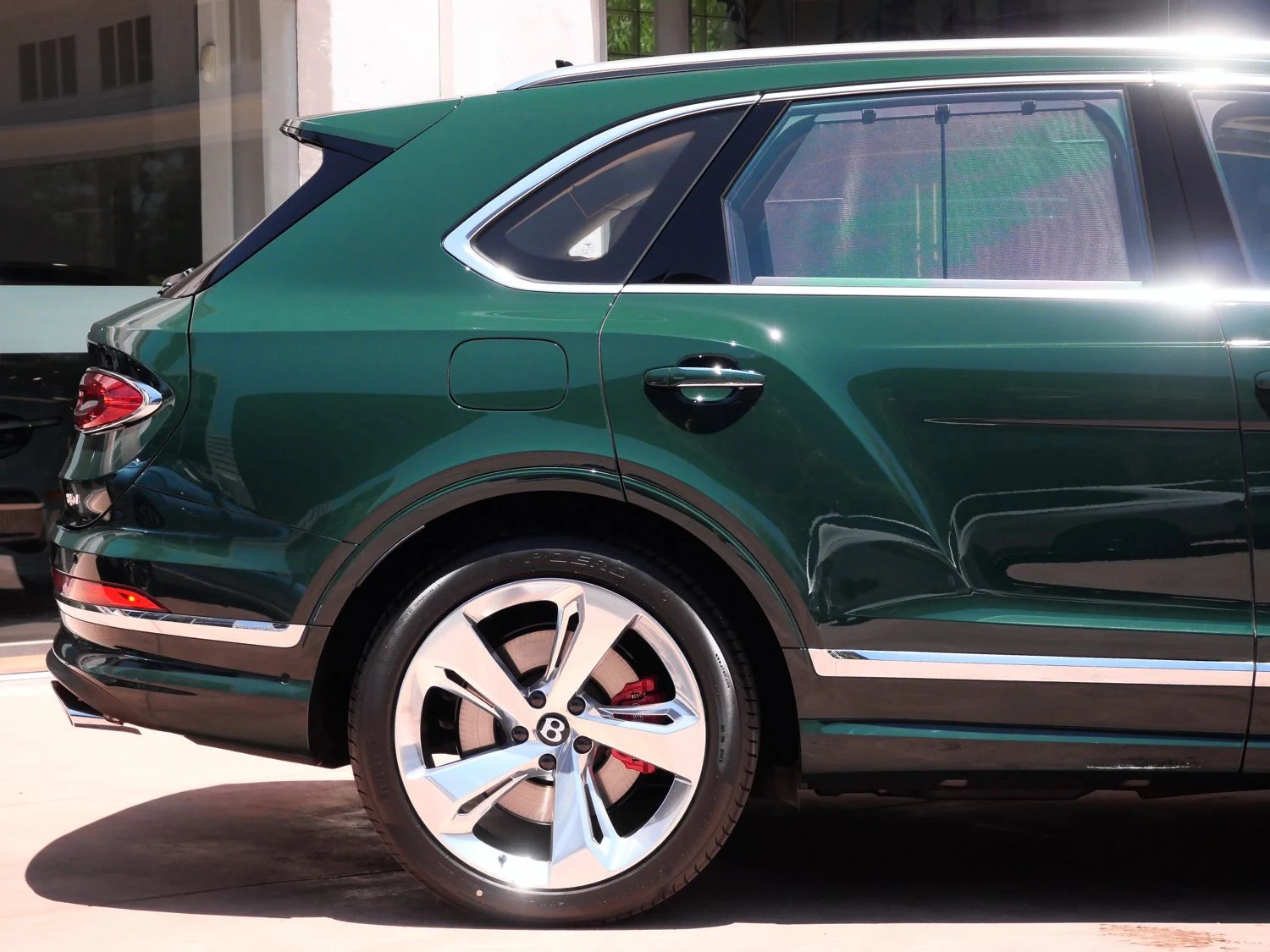 2026 Bentley Bentayga Hybrid for sale, exterior, Green