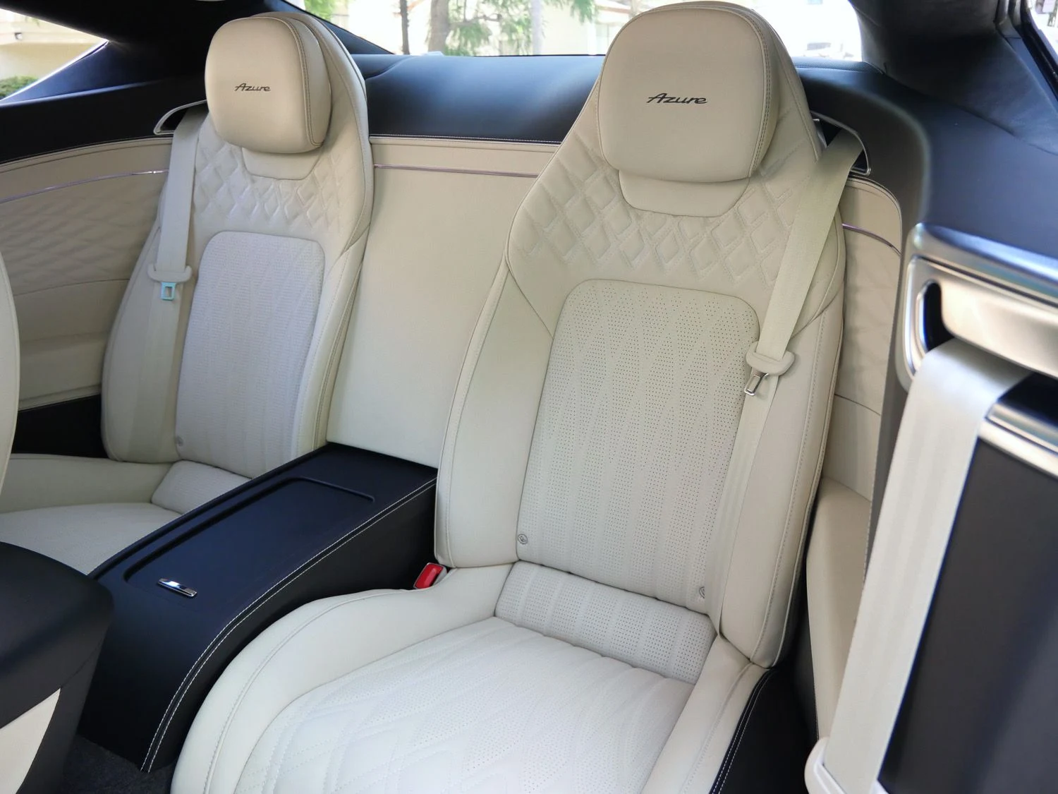2026 Bentley Continental GT Azure interior, seats, Linen
