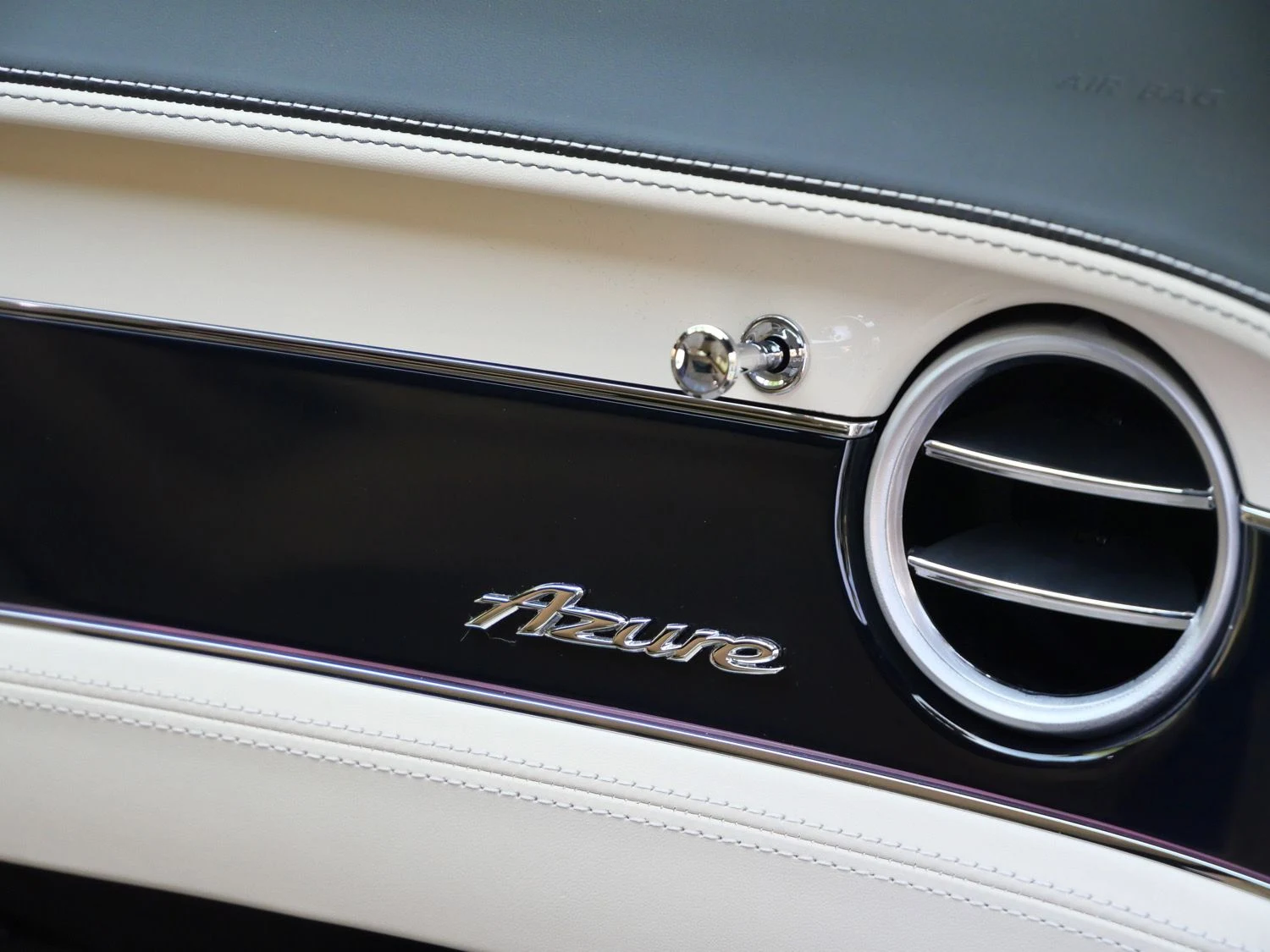 2026 Bentley Continental GT Azure, detail