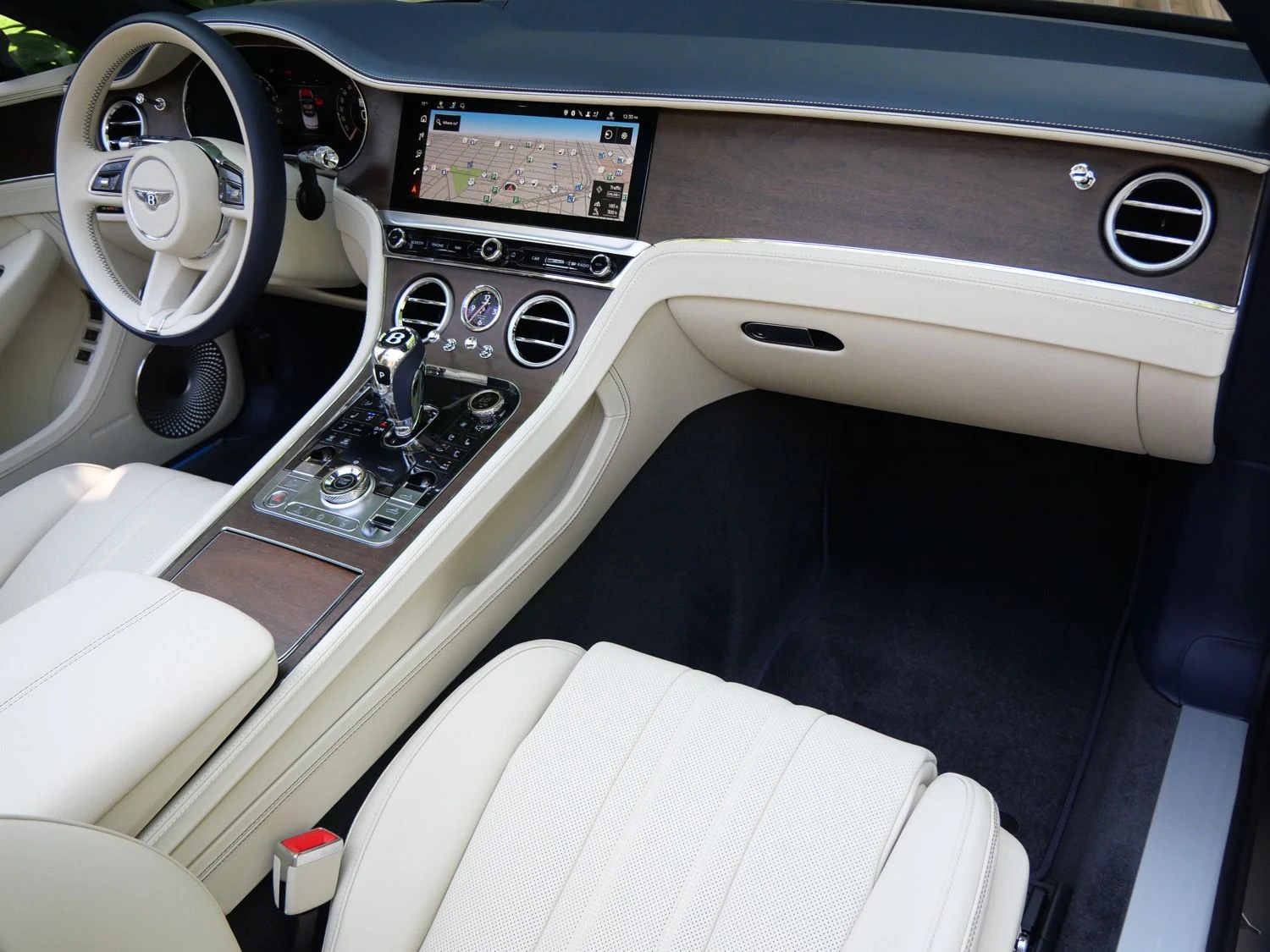 2026 Bentley Continental GTC interior, Linen