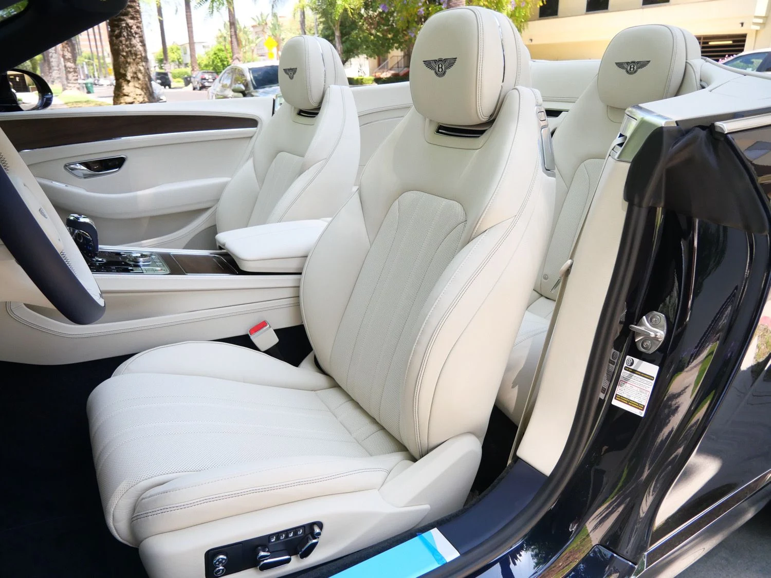 2026 Bentley Continental GTC interior, seats, Linen
