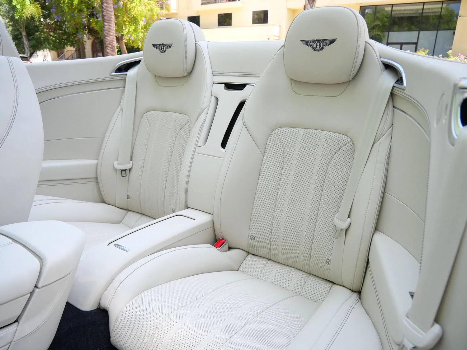 2026 Bentley Continental GTC interior, seats, Linen