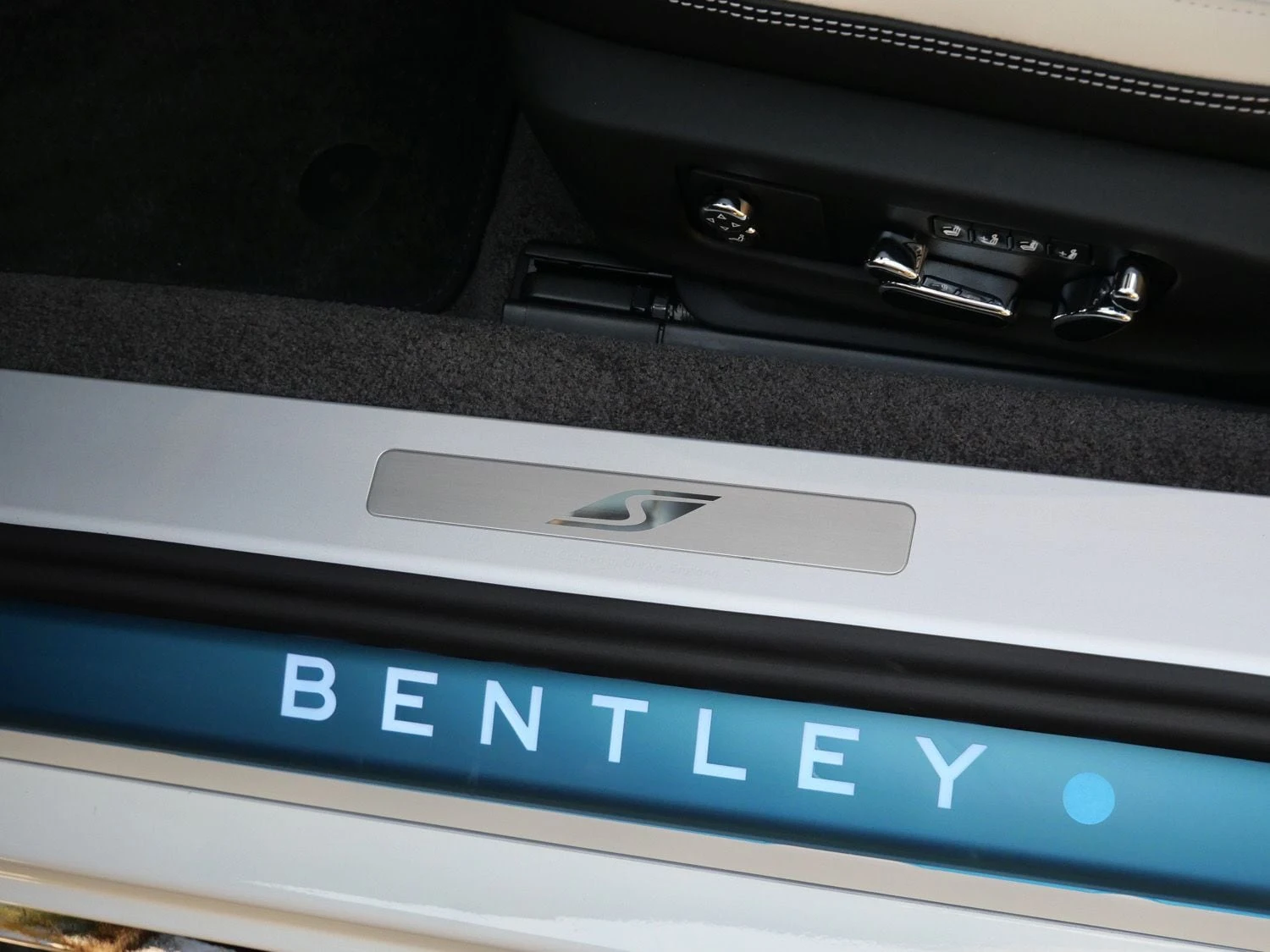 2026 Bentley Continental GTC S interior, door sill, Linen